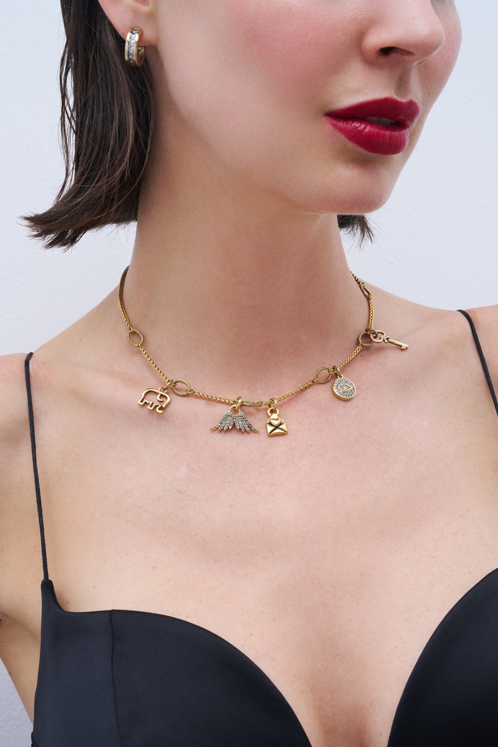 WHISPERS - Görsel 2